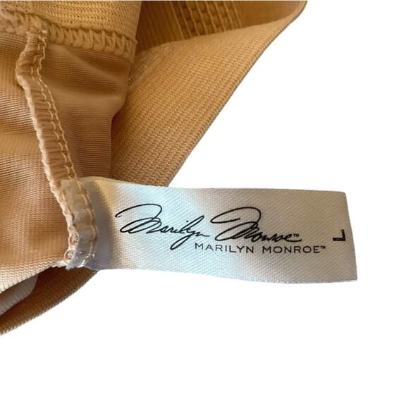 Marilyn Monroe Hi-Waist Shaping Briefs - Picture 3 of 6